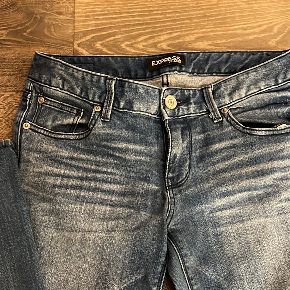 Express Size 6 Stella Low Rise Barely Boot Cut Je… - image 2
